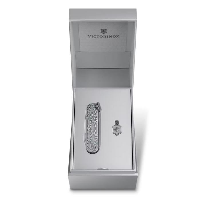 Victorinox Classic 0.6221.34 SD Brilliant Damast 58mm
