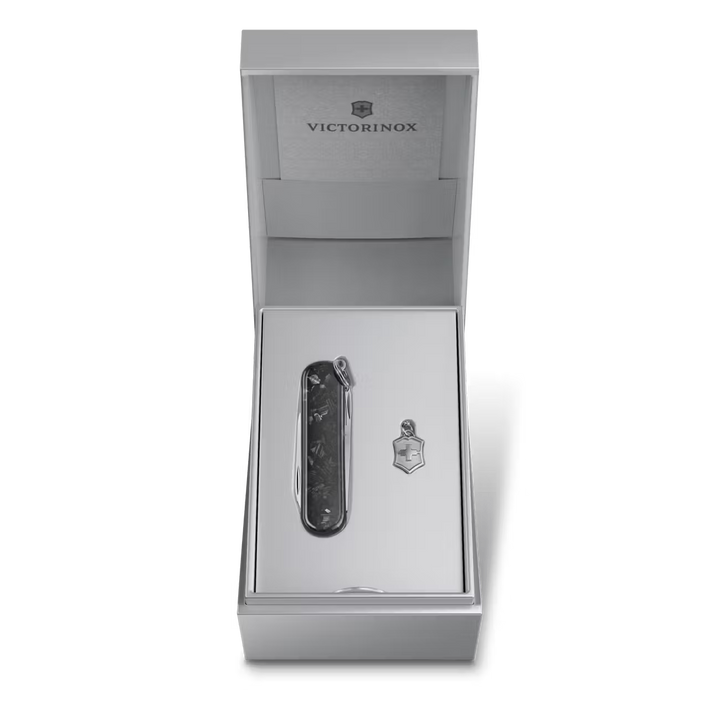 Victorinox Classic 0.6221.90 SD Brilliant Carbon 58mm